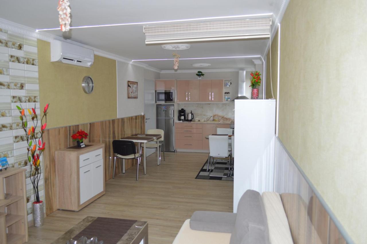 Siofok Ezuestpart Granada 2 Koezvetlen Vizparti Apartman Apartment Ngoại thất bức ảnh