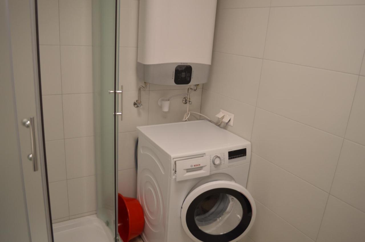 Siofok Ezuestpart Granada 2 Koezvetlen Vizparti Apartman Apartment Ngoại thất bức ảnh