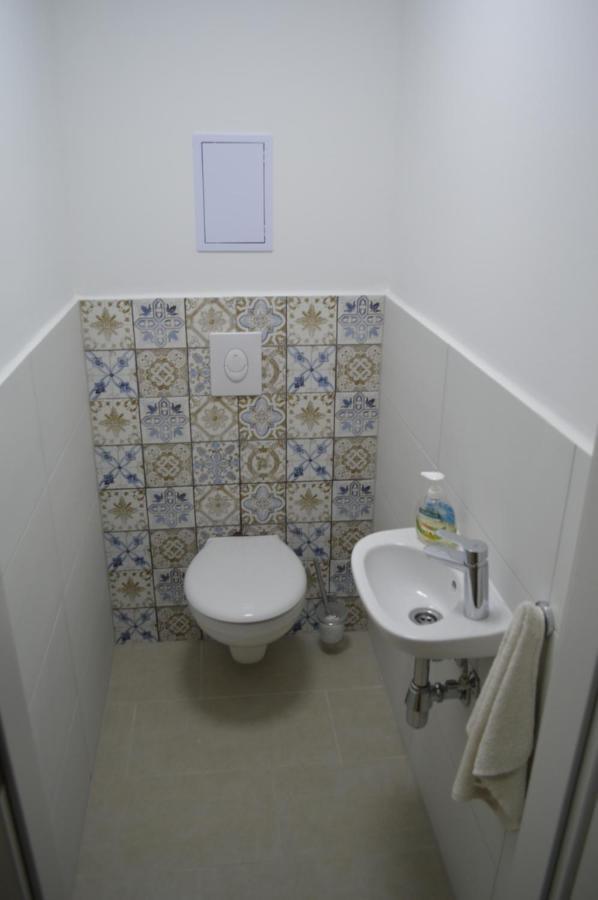 Siofok Ezuestpart Granada 2 Koezvetlen Vizparti Apartman Apartment Ngoại thất bức ảnh