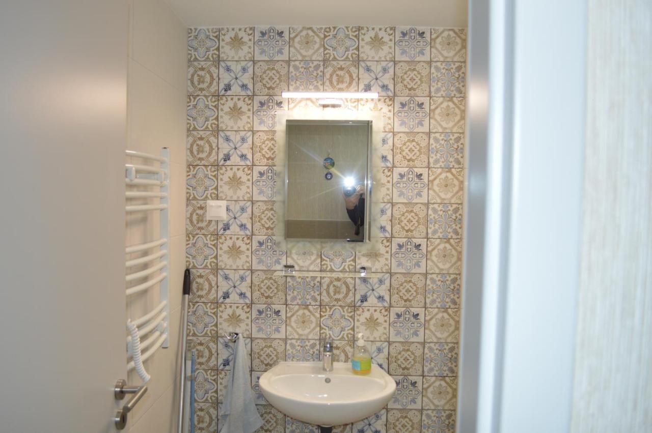 Siofok Ezuestpart Granada 2 Koezvetlen Vizparti Apartman Apartment Ngoại thất bức ảnh