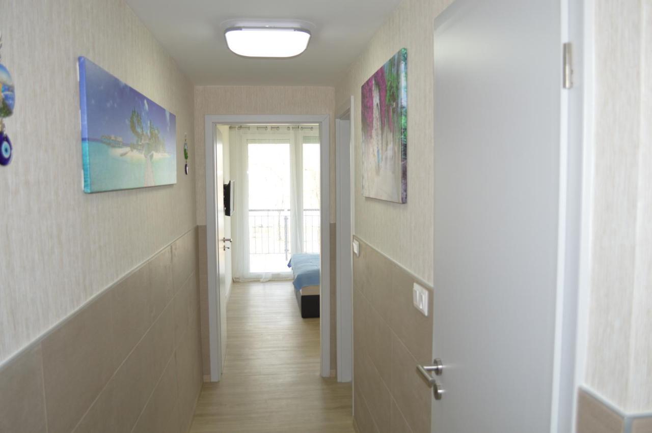 Siofok Ezuestpart Granada 2 Koezvetlen Vizparti Apartman Apartment Ngoại thất bức ảnh