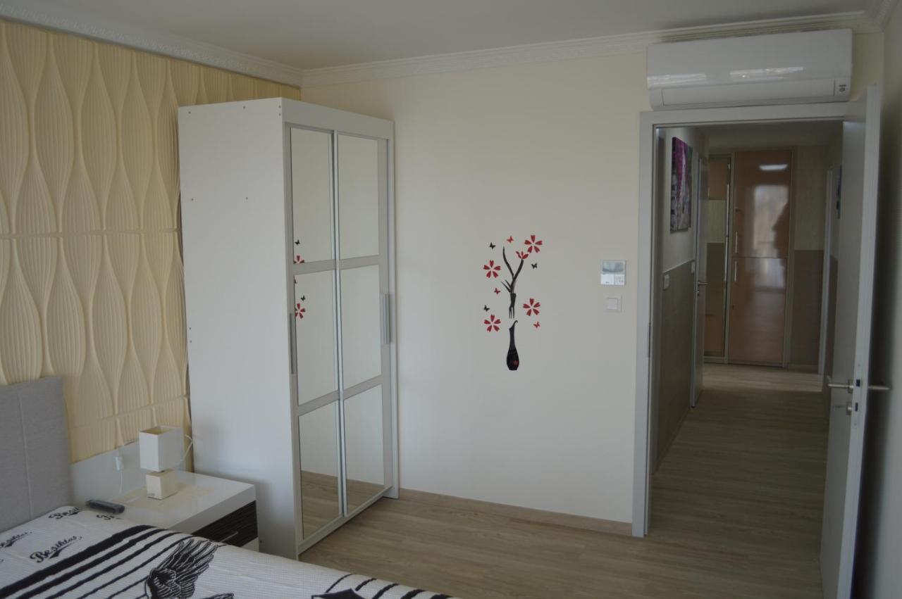 Siofok Ezuestpart Granada 2 Koezvetlen Vizparti Apartman Apartment Ngoại thất bức ảnh